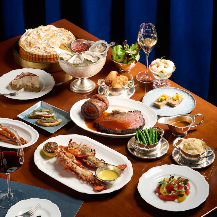 The Best Brunch Spots In Hong Kong: Lobster Bar and Grill Sunday Brunch, Seafood Sunday Roast, Island Shangri-La