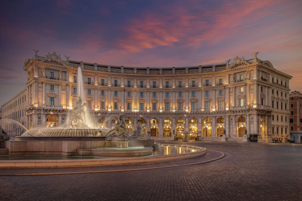 Exerior of the Anantara Palazzo Naiadi Rome Hotel during sunset