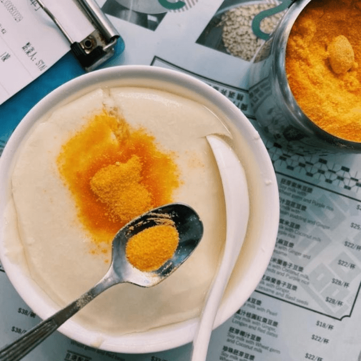 Hong Kong Dessert: Sweet Tofu Pudding